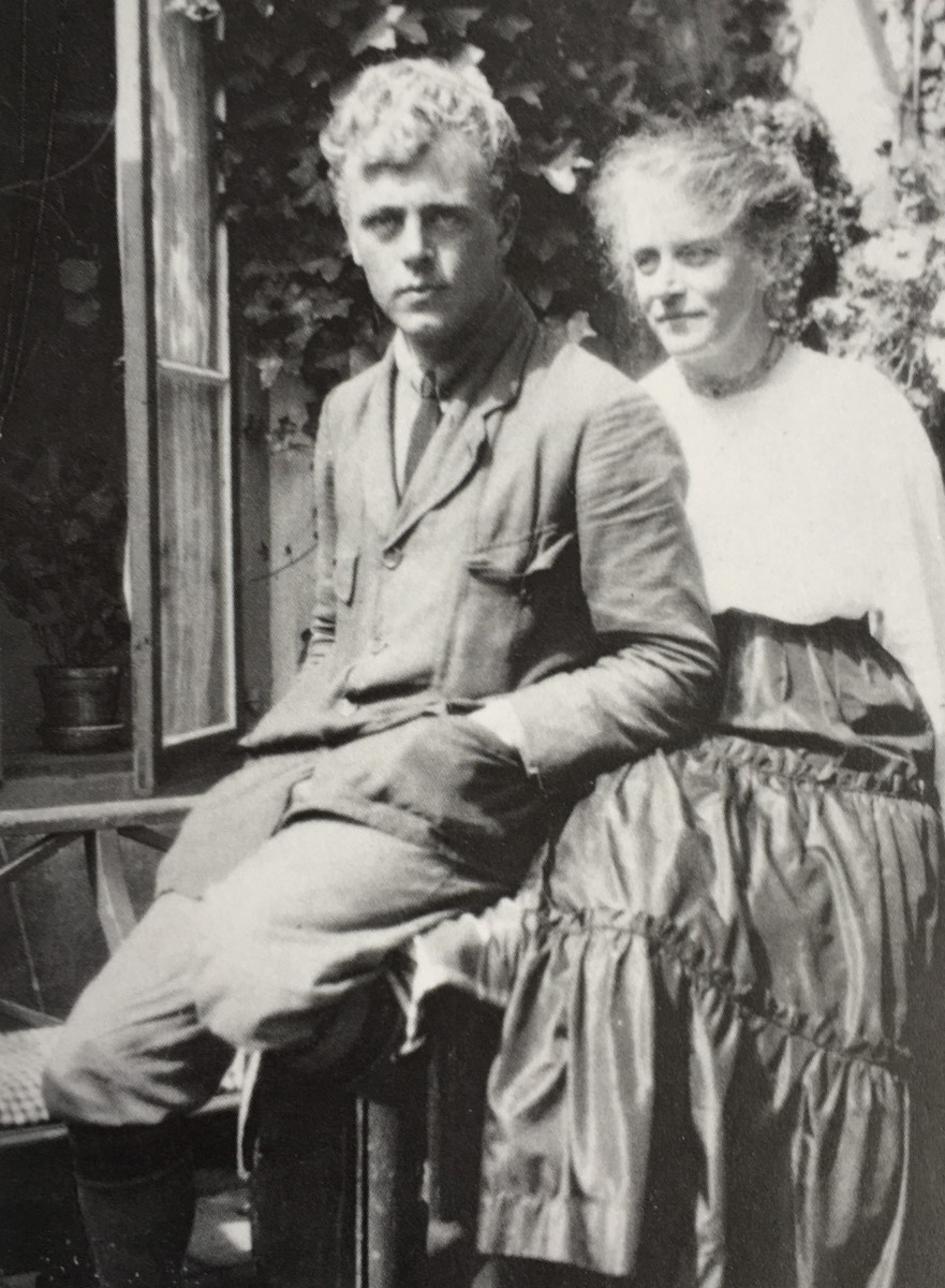 Lucie haar zoon Evert Ekker (ca. 1920)