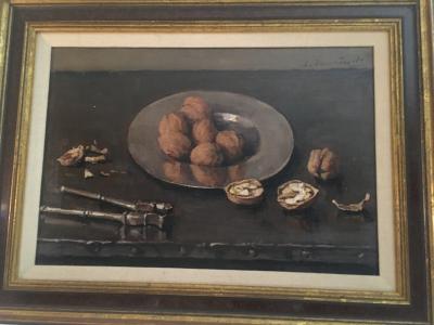 Walnoten op een tinnen bord met lijst door Lucie van Dam van Isselt