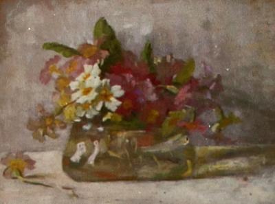 Primula's in glas door Lucie van Dam van Isselt