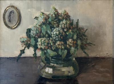 Reseda met medaillon door Lucie van Dam van Isselt