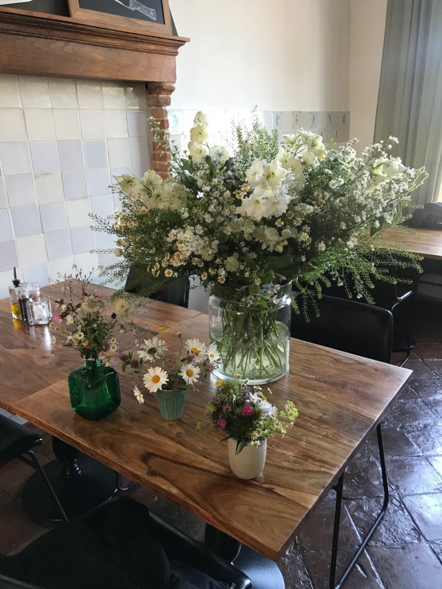 Lucies bloemen in haar oude atelier